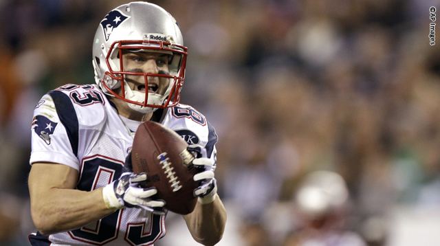 Brady, Patriots Rout Eagles 38-20