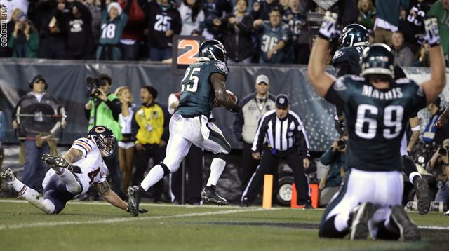 Eagles rout Bears 54-11