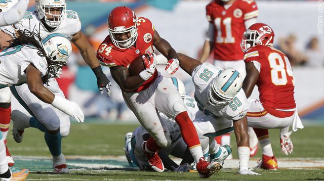 Smith leads Chiefs past Dolphins 34-15