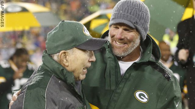 Brett Favre's #4 Unveiled in Packers' Ring of Honor