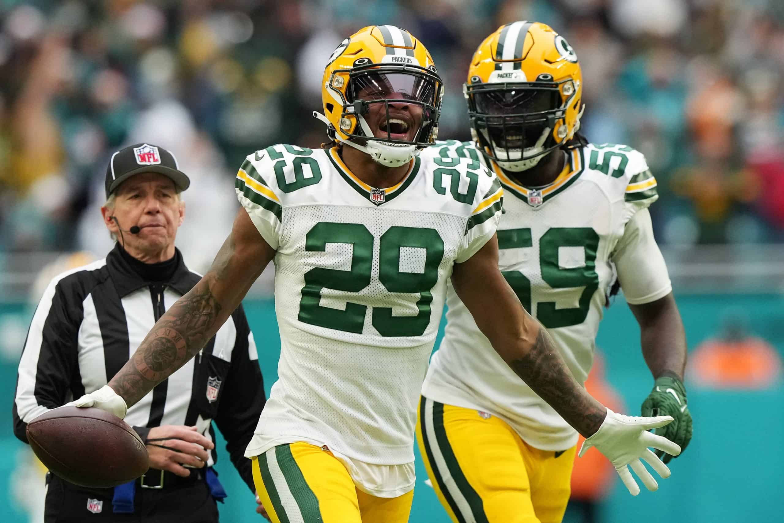 Photos: Packers keep playoff hopes alive with win over Dolphins